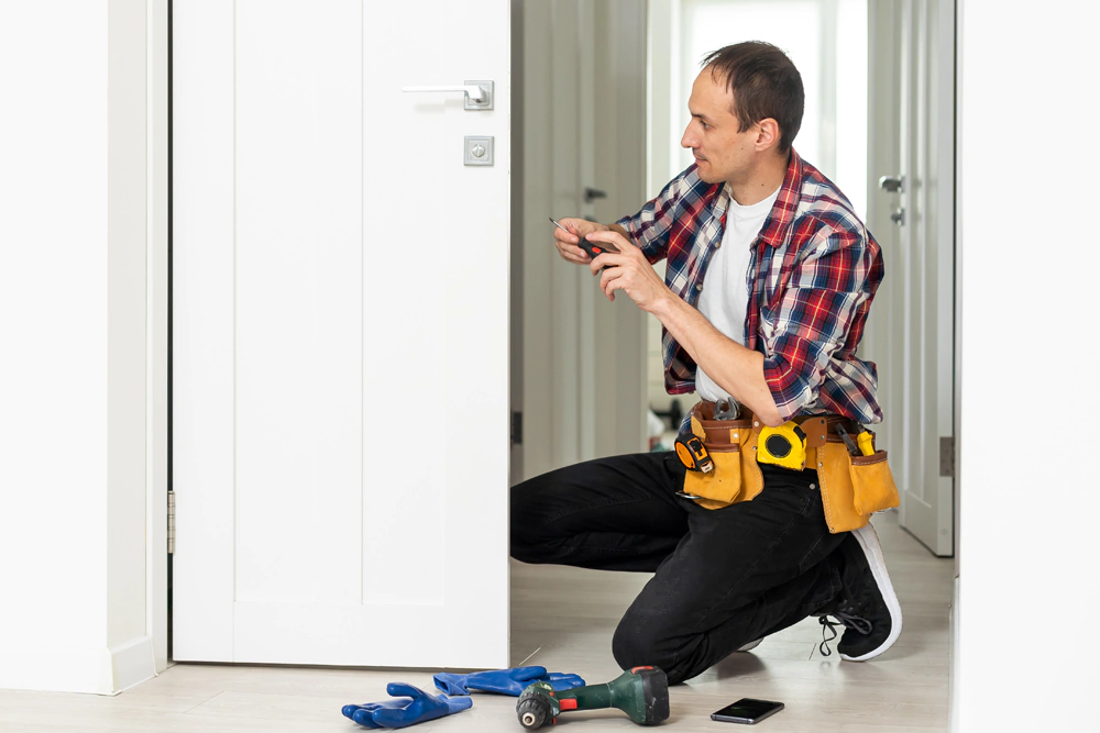 What to Expect With Emergency Locksmith Services And How to Avoid Scams